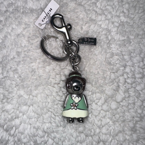 🚨Disney X Coach Metal Tiana Bear Bag Charm - Picture 2 of 3